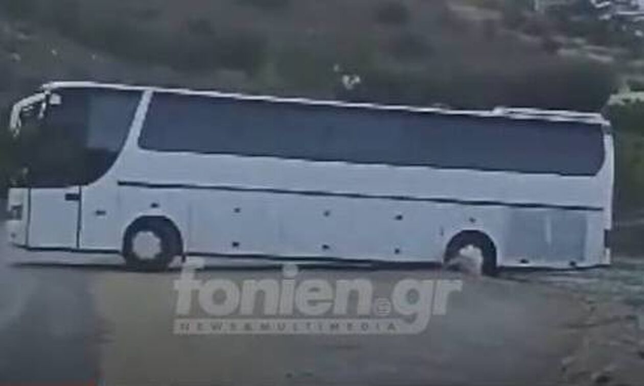 Κρήτη: Tουριστικό λεωφορείο παραλίγο να πέσει στη θάλασσα (vid)