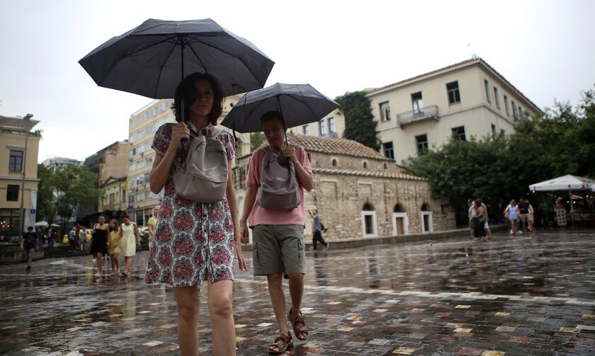 Κακοκαιρία: Δύσκολη μέρα η Τρίτη - Πού αναμένονται βροχές και καταιγίδες