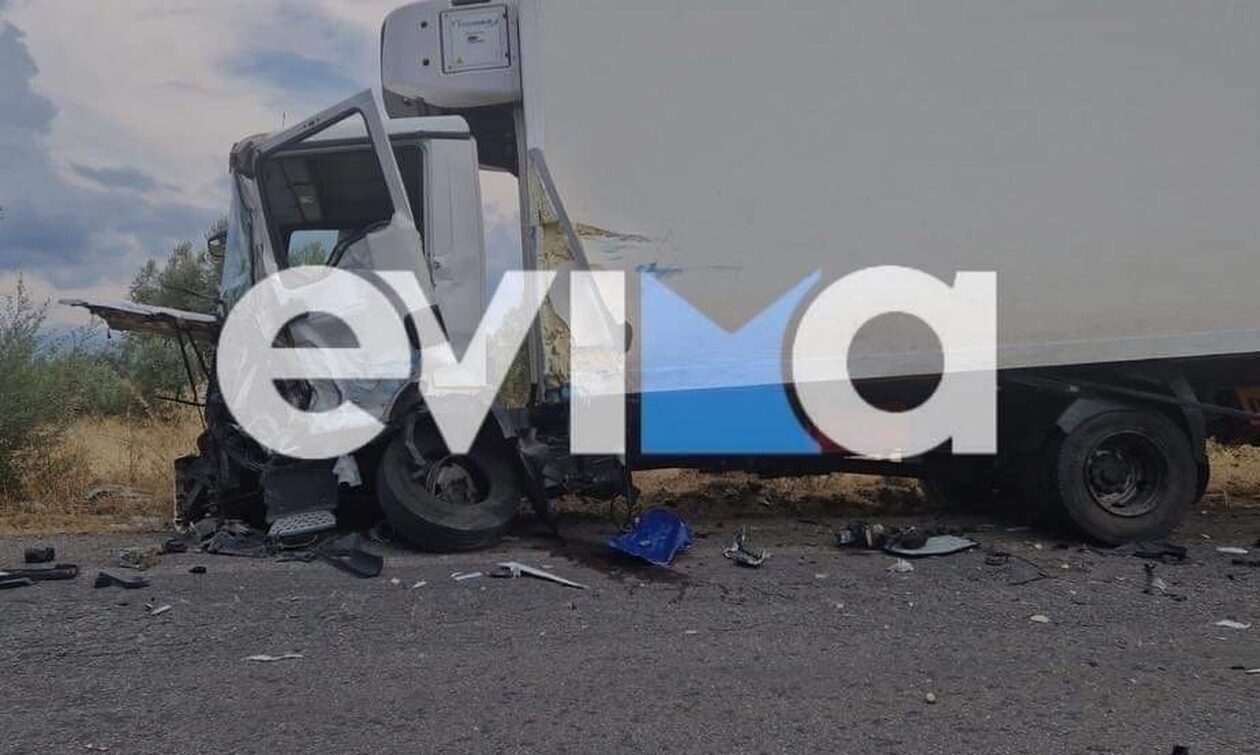 Εύβοια: Σφοδρό τροχαίο στην Ερέτρια – ΙΧ συγκρούστηκε με φορτηγό (pics)