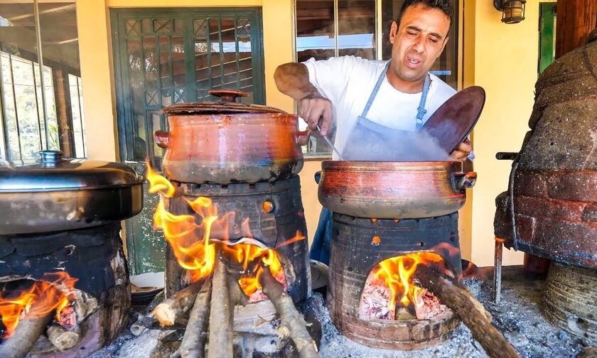 Το κρητικό εστιατόριο που μαγειρεύει στη θράκα και έχει θαυμαστές από όλο τον κόσμο