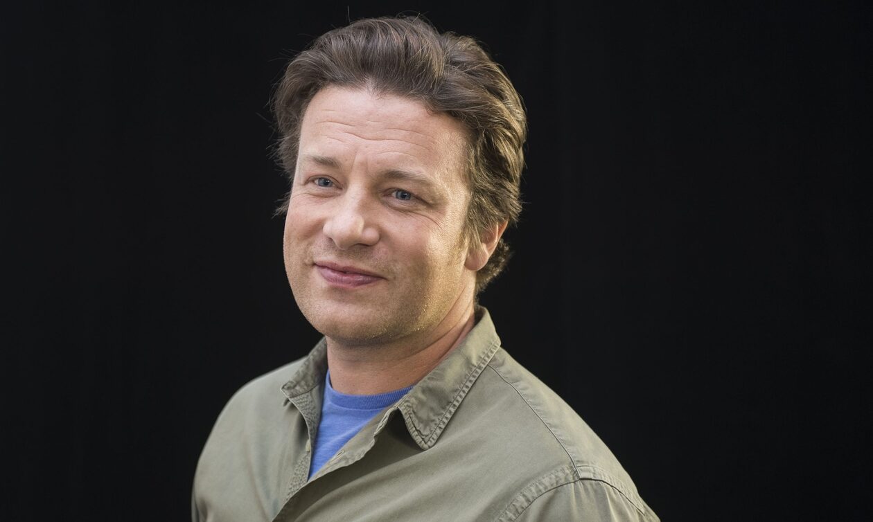 Ο Jamie Oliver θα επισκεφθεί τη Θεσσαλονίκη για τα γυρίσματα της νέας του ταξιδιωτικής σειράς