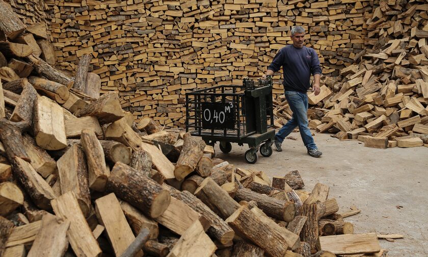 Καυσόξυλα: «Καίνε» οι τιμές των ξύλων - Πάνω από 30% σε σχέση με πέρυσι