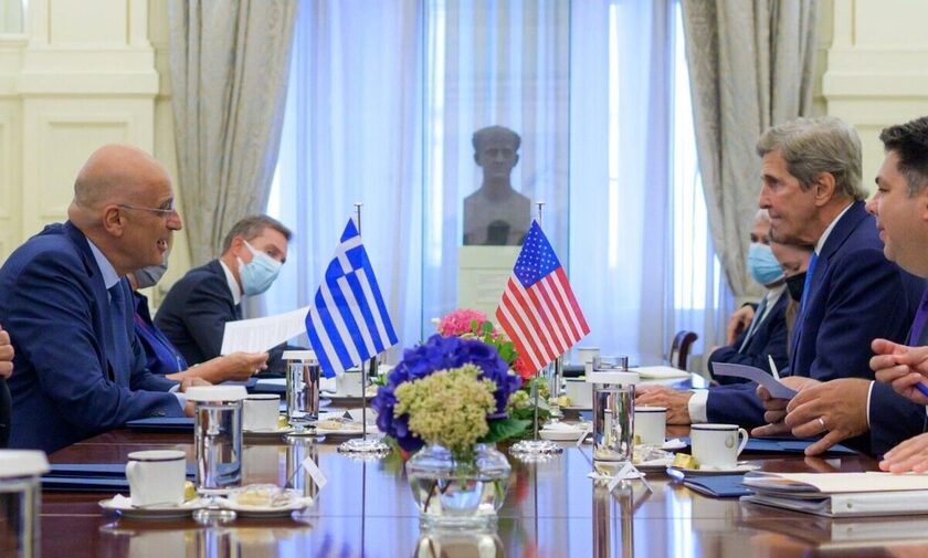 FM Dendias meets with Special Envoy Kerry: All nations should sign the Law of the Sea