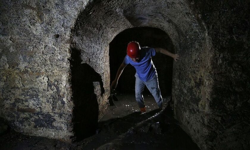 Αγία Σοφία: Eκεί που ζουν οι θρύλοι - Αποκαλύφθηκαν οι κρυφές υπόγειες στοές (pics)