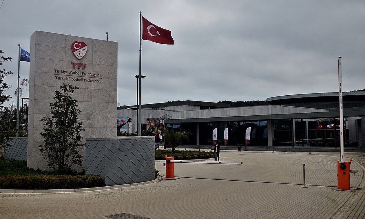 Τουρκία: Πυροβολισμοί στα γραφεία της ποδοσφαιρικής ομοσπονδίας – Κινδύνεψε ο Χαμίτ Άλτιντοπ