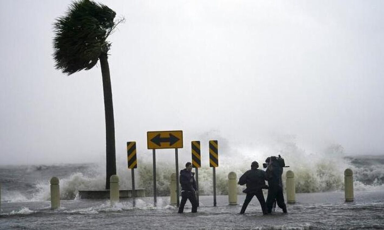 ΗΠΑ: Η τροπική καταιγίδα Ερλ κινείται βορείως των Υπήνεμων Νήσων