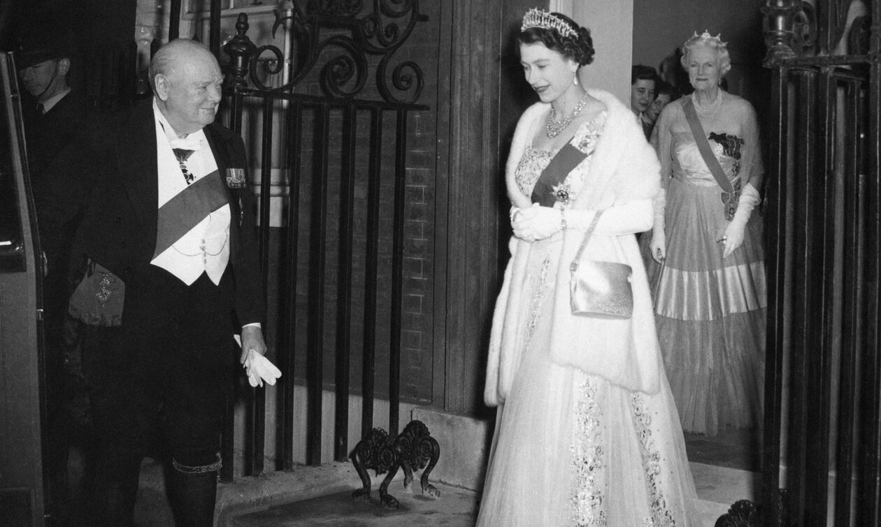 Ελισάβετ: Η Βασίλισσα που έβλεπε τους πρωθυπουργούς να... περνάνε - Από τον Τσόρτσιλ στην Λιζ Τρας