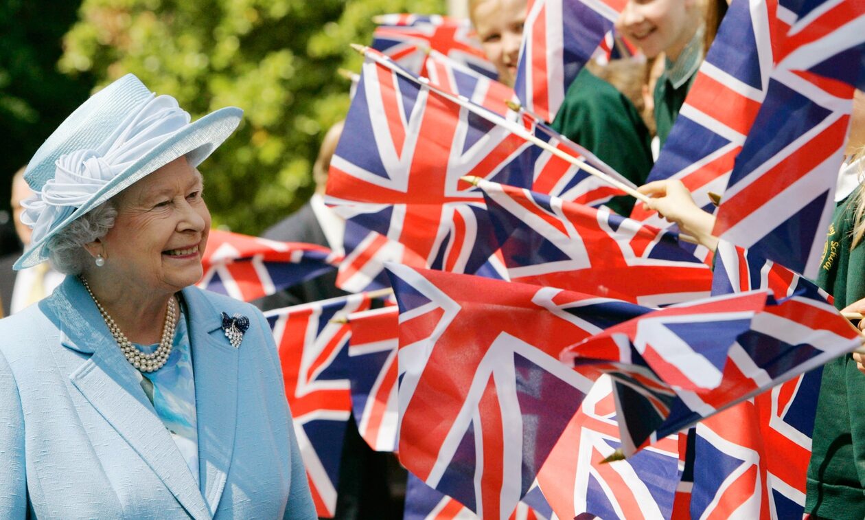 Βρετανία: Γιατί θα αλλάξει ο εθνικός ύμνος της χώρας μετά τον θάνατο της βασίλισσας Ελισάβετ