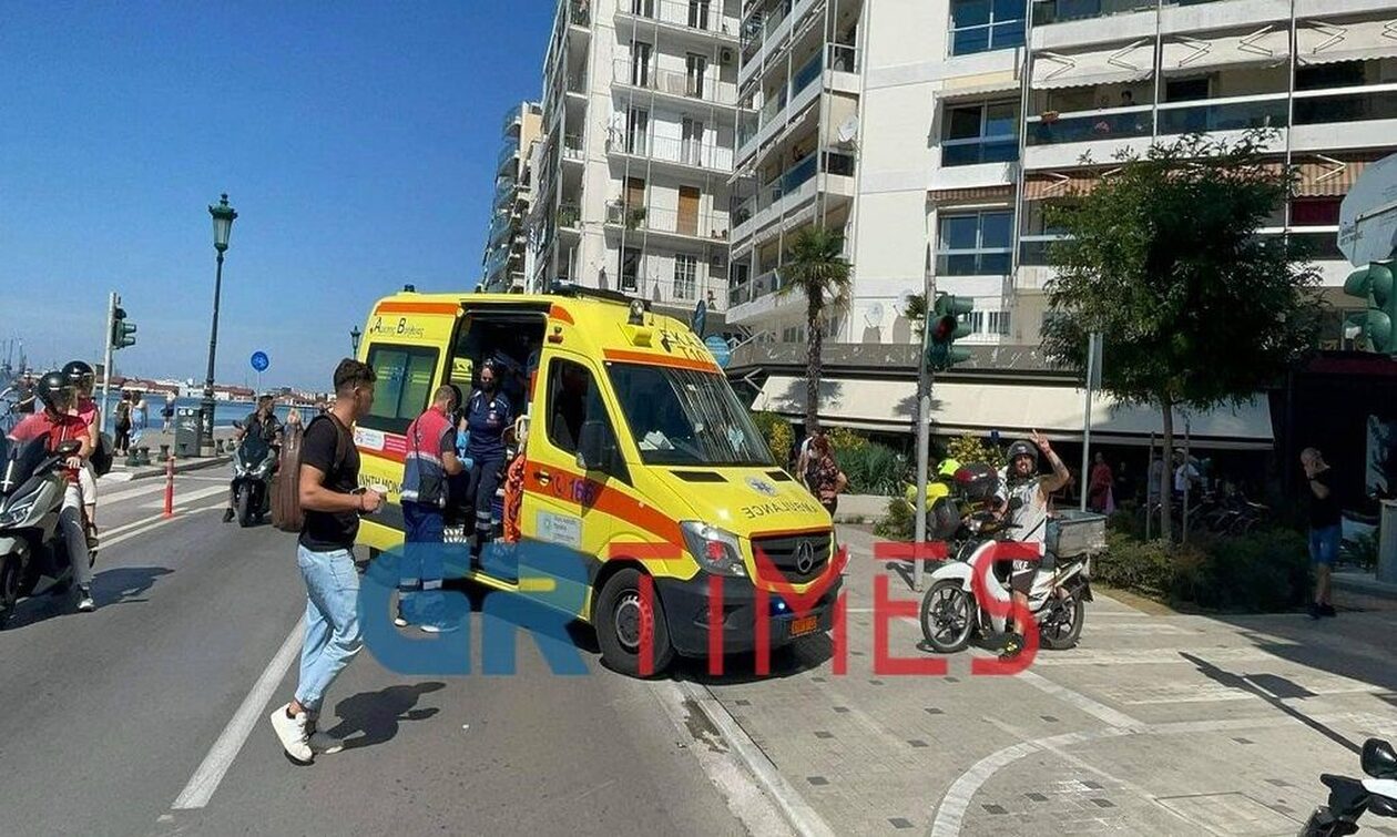 Σοβαρό τροχαίο στη Θεσσαλονίκη - Γυναίκα παρασύρθηκε από μηχανάκι