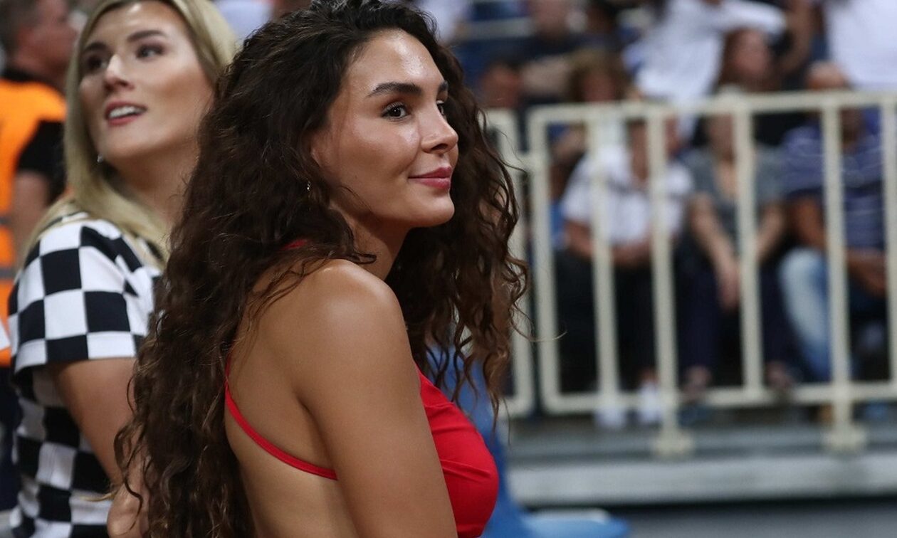 Eurobasket 2022: Άνω κάτω η Τουρκία, έβαλε «φωτιές» η σύζυγος του Οσμάν, Εμπρού Σαχίν