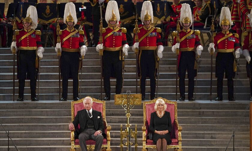 Ο βασιλιάς Κάρολος και η Καμίλα για πρώτη φορά στο Κοινοβούλιο
