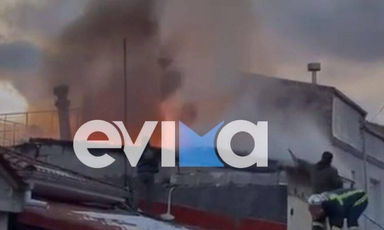 Εύβοια: Φωτιά τώρα σε σπίτι στη Χαλκίδα – Με εγκαύματα εντοπίστηκε ηλικιωμένος άνδρας