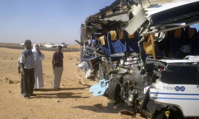 Τραγωδία στην Αίγυπτο - Επτά νεκροί από σύγκρουση λεωφορείου με φορτηγό