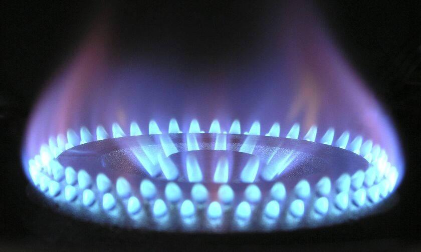 «Ψαλίδι» 50% στην τιμή του φυσικού αερίου - Τι περιλαμβάνει το σχέδιο της κυβέρνησης