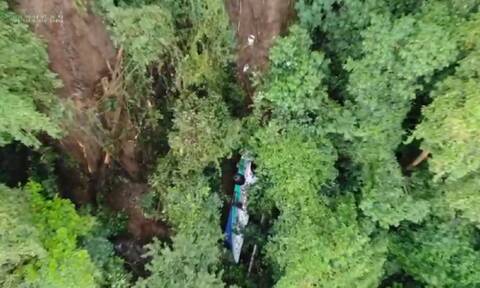 Πολύνεκρο τροχαίο στην Κόστα Ρίκα - Λεωφορείο έπεσε σε χαράδρα που προκλήθηκε από κατολίσθηση