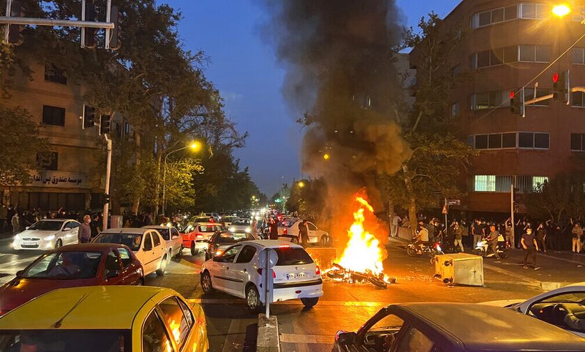 Χάος στους δρόμους των ιρανικών μεγαλουπόλεων