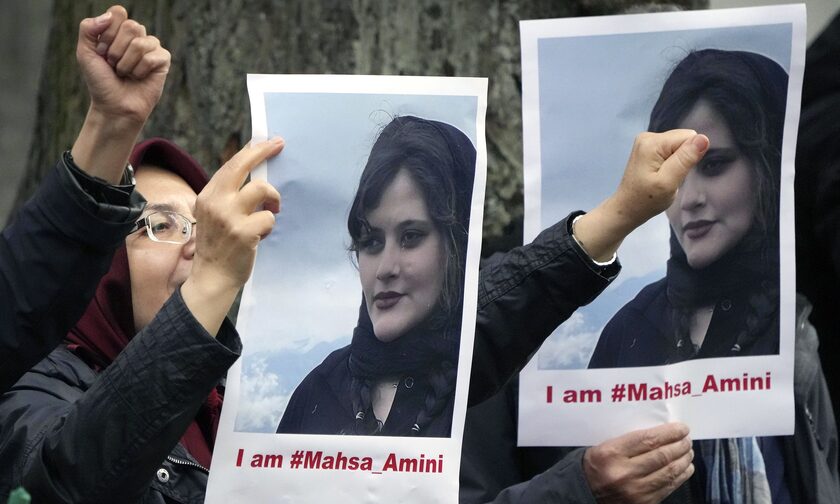 Ιράν: Συνέλαβαν τη δημοσιογράφο που βοήθησε στην αποκάλυψη δολοφονίας της Μαχσά Αμινί