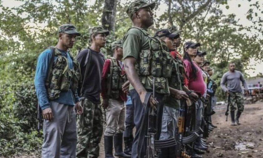 Κολομβία: Διαφωνούντες των FARC ανακοινώσαν μονομερή εκεχειρία ενόψει διμερούς κατάπαυσης του πυρός