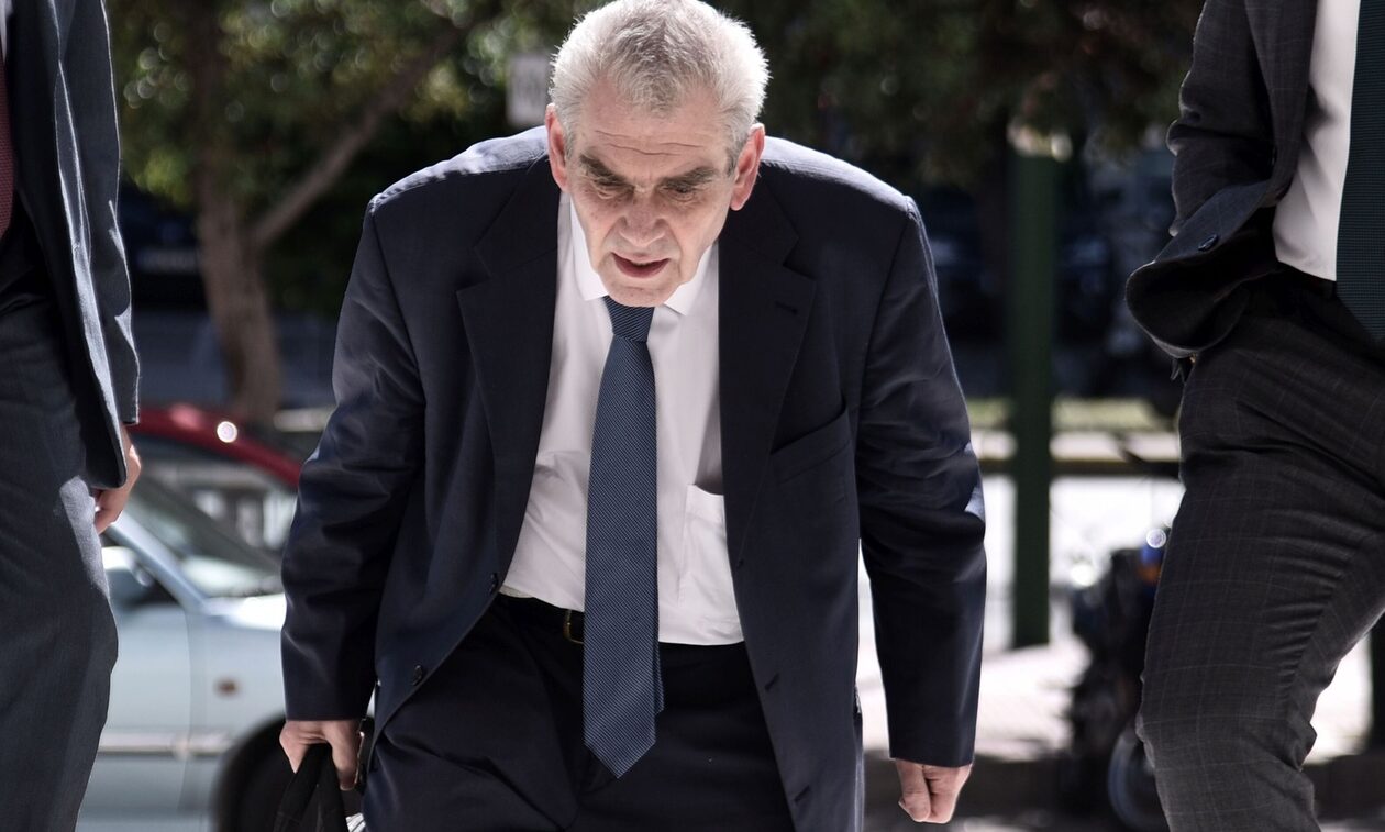 Παπαγγελόπουλος: «Προσπαθούν να με εμφανίσουν ως κακούργο» - Αίτημα για τηλεοπτική κάλυψη της δίκης