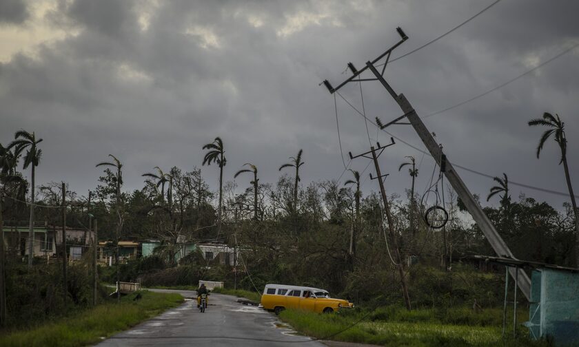 Στο σκοτάδι η Κούβα μετά το πέρασμα του κυκλώνα