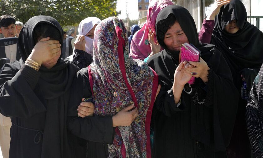 Γυναίκες θρηνούν στο Αφγανιστάν