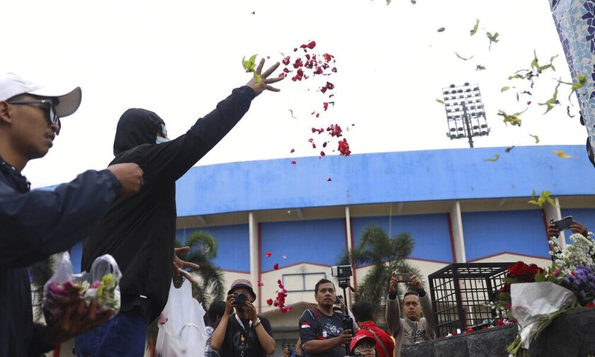 Ανείπωτη τραγωδία σε αγώνα ποδοσφαίρου στην Ινδονησία