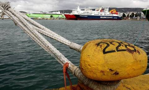 Απαγορευτικό απόπλου: Δεμένα τα πλοία στα λιμάνια - Ποια δρομολόγια δεν εκτελούνται