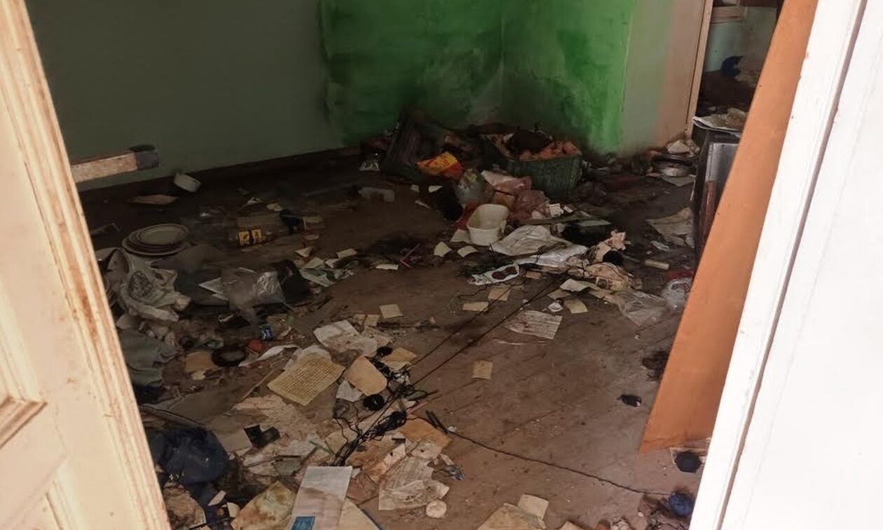 Βόλος: 43χρονος ζει ανάμεσα σε σκουπίδια - Κινδύνευσε να καεί