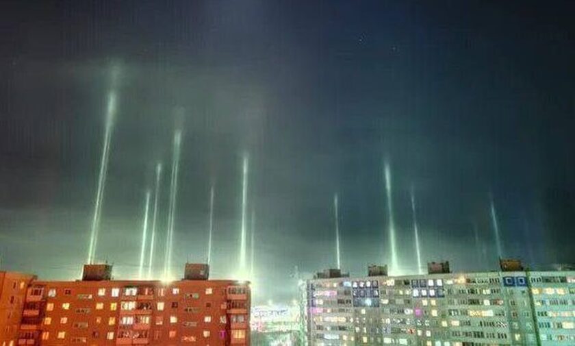 Ρωσία: Εμφανίστηκαν παράξενες φωτεινές στήλες σε πόλεις (vid)