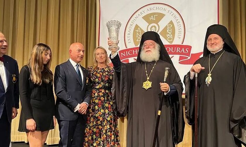 Ο Πατριάρχης Αλεξανδρείας απένειμε το βραβείο «Νικόλαος Μπούρας» στον Ομογενή Μιχάλη Ψαρό