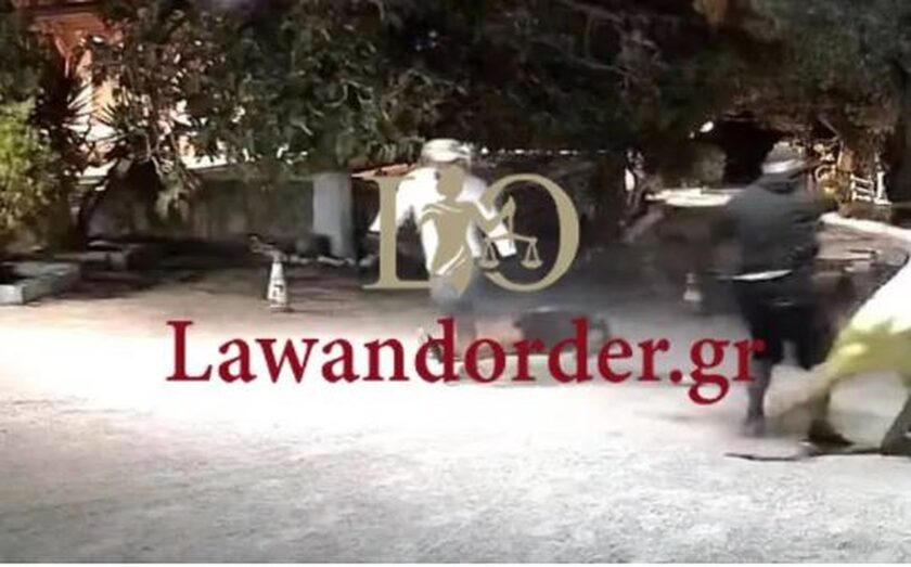 Αίγινα: Νέο βίντεο σοκ από τον ξυλοδαρμό ξενοδόχου και του γιου της – Ούρλιαζαν για βοήθεια