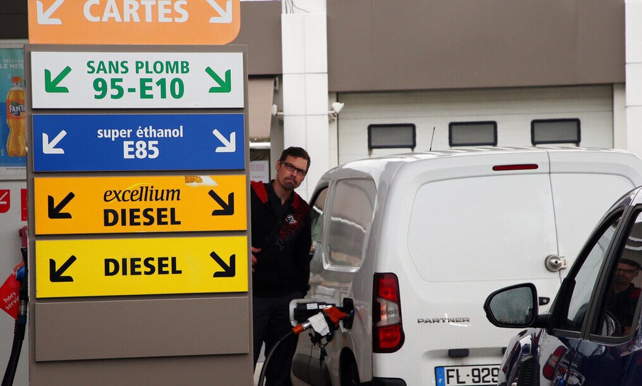Γαλλία: Η κυβέρνηση αποφάσισε επίταξη προσωπικού σε αποθήκη καυσίμων - Μάχη με τα συνδικάτα