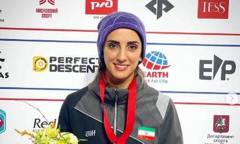 Iράν: Επιστρέφει η αθλήτρια που αγωνίστηκε χωρίς χιτζάμπ-«Μου έπεσε..»