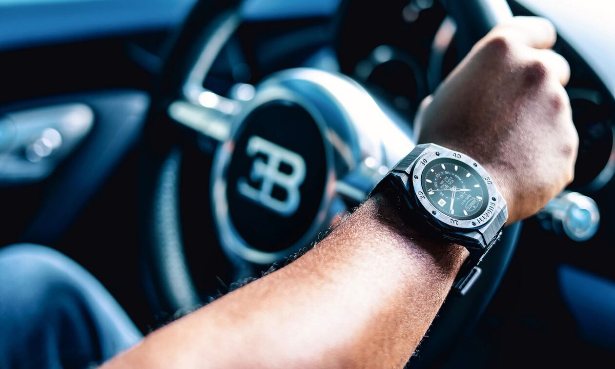 Αυτό είναι το νέο ρολόι από ανθρακόνημα της Bugatti