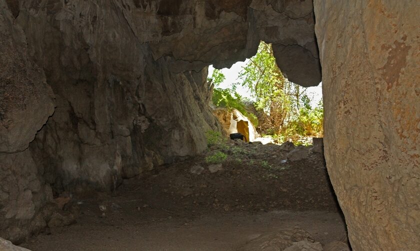 Φλώρινα: 40 σπήλαια αποκάλυψε η υποχώρηση των υδάτων στη Μεγάλη Πρέσπα