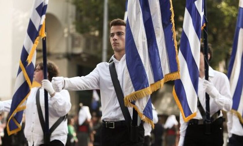 Θεσσαλονίκη: Πλήθος κόσμου στη μαθητική παρέλαση για την 28η Οκτωβρίου