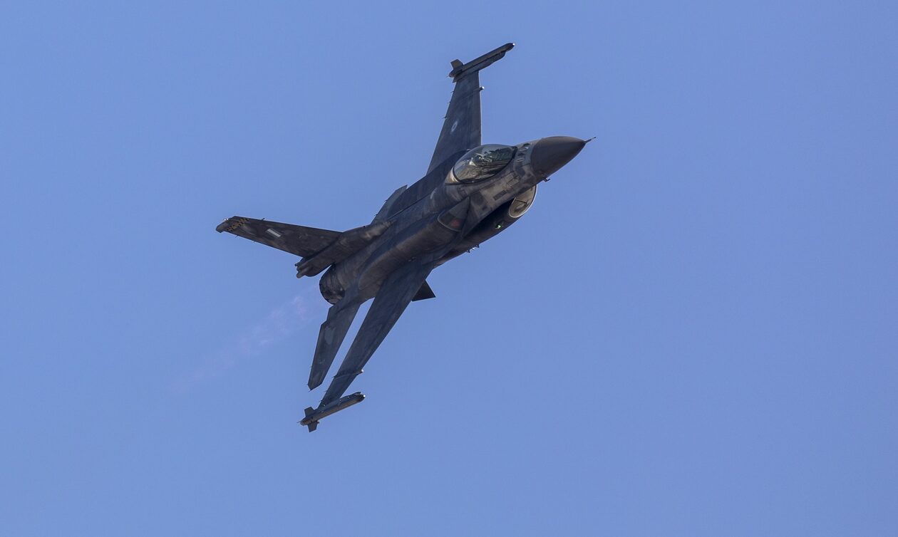 Πολεμική Αεροπορία: Air show στον Φλοίσβο – Επίδειξη από «ΖΕΥΣ» και Spitfire