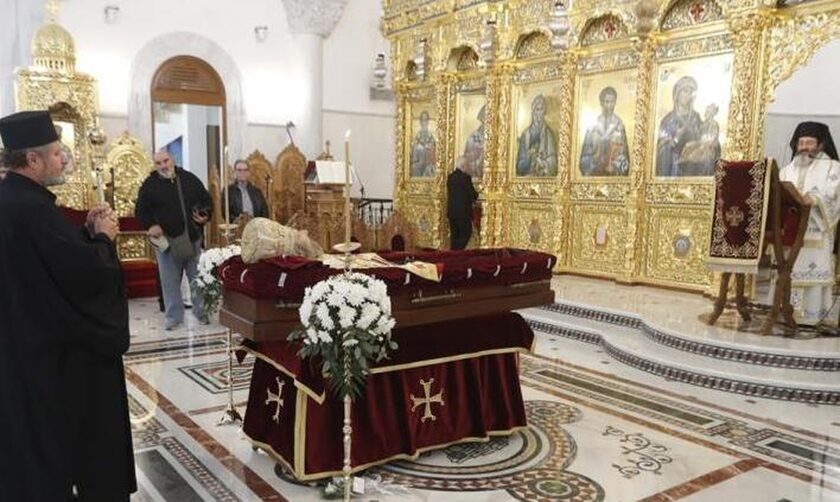 Σε λαϊκό προσκύνημα η σορός του Αρχιεπισκόπου Κύπρου