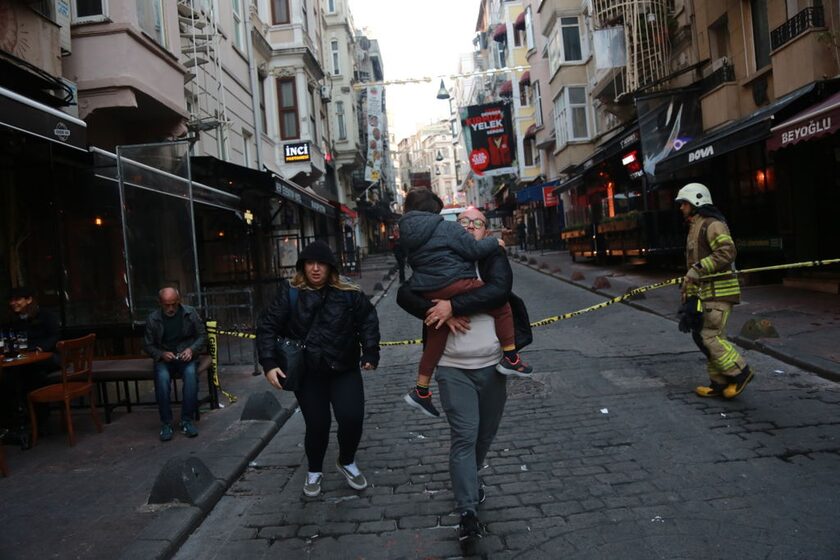 Μακελειό στην Κωνσταντινούπολη: «Μια γυναίκα έβαλε τη βόμβα»
