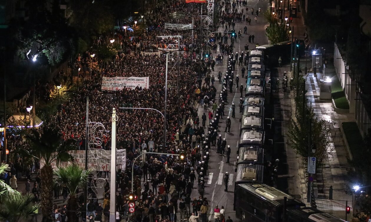 Πολυτεχνείο: Μεγάλη πορεία στην Αθήνα, επεισόδια σε Θεσσαλονίκη, Πάτρα