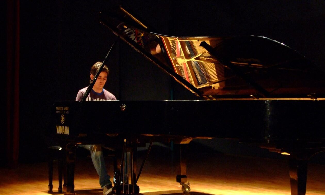 Γρεβενά: «Έφυγε» στα 36 ο διακεκριμένος πιανίστας Γιώργος Καραγιάννης