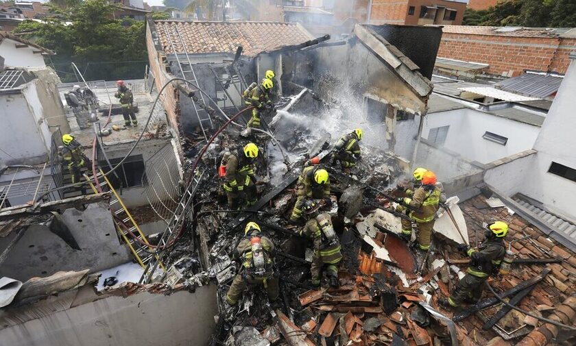 Κολομβία: 8 νεκροί από τη συντριβή αεροσκάφους στο Μεντεγίν