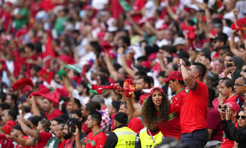 Θεατές στον αγώνα Μαρόκο-Κροατία
