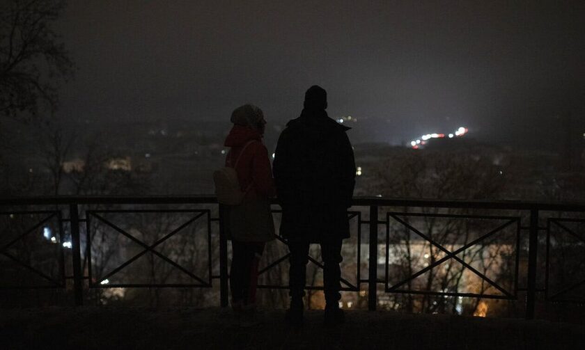 Ουκρανία: Πάνω από 6 εκατομμύρια νοικοκυριά παραμένουν στο σκοτάδι