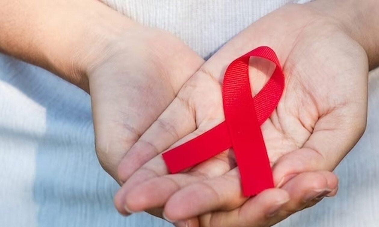 HIV: Η κόκκινη κορδέλα ως σύμβολο ευαισθητοποίησης
