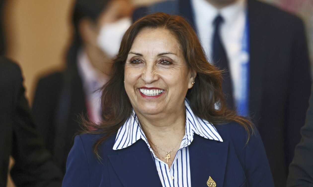 Περού: Ορκίστηκε νέα πρόεδρος η Ντίνα Μπολουάρτε