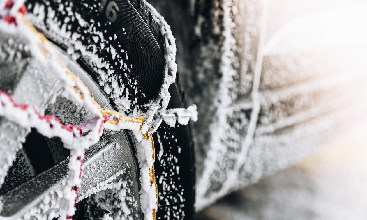 Αντιολισθητικές αλυσίδες χιονιού: Πώς τις τοποθετούμε στο όχημά μας