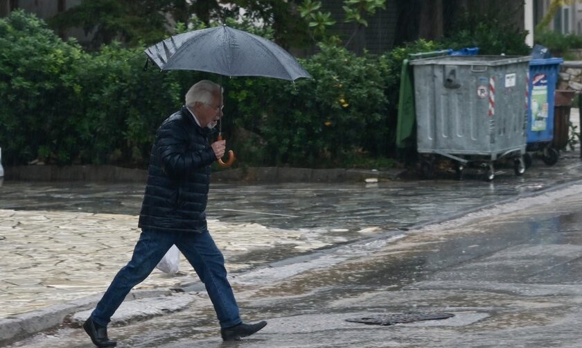 Kαιρός - Σάκης Αρναούτογλου: Βροχές και τοπικές καταιγίδες την Τρίτη
