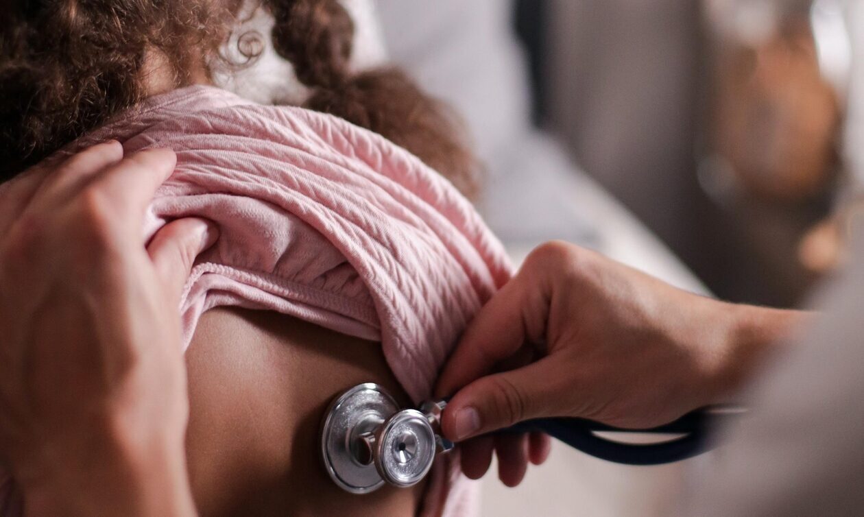 Έξαρση γρίπης και ιώσεων στα παιδιά - 700 κρούσματα την ημέρα