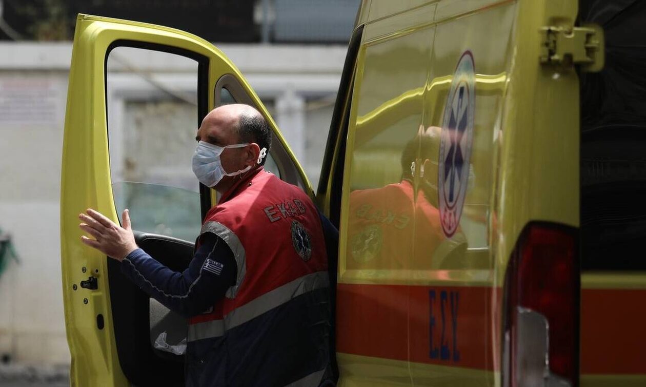 Εργατικό ατύχημα στο Ηράκλειο: Τραυματίστηκε διασώστρια του ΕΚΑΒ